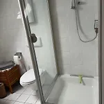 Gemuetliche Helle Dach-wohnung In Frankfurt Apartment