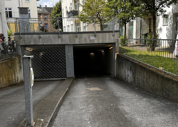 Gemuetliche Helle Dach-wohnung In Frankfurt 公寓 *