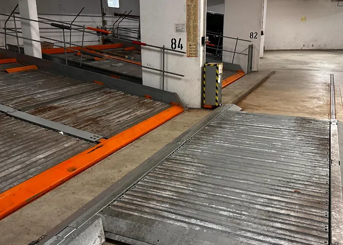 Gemuetliche Helle Dach-wohnung In Frankfurt דירה