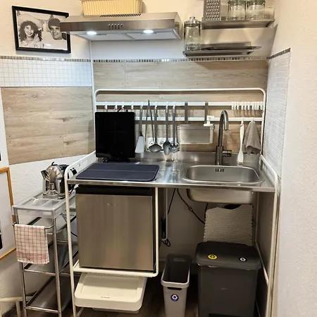 Gemuetliche Helle Dach-wohnung In Frankfurt フランクフルト